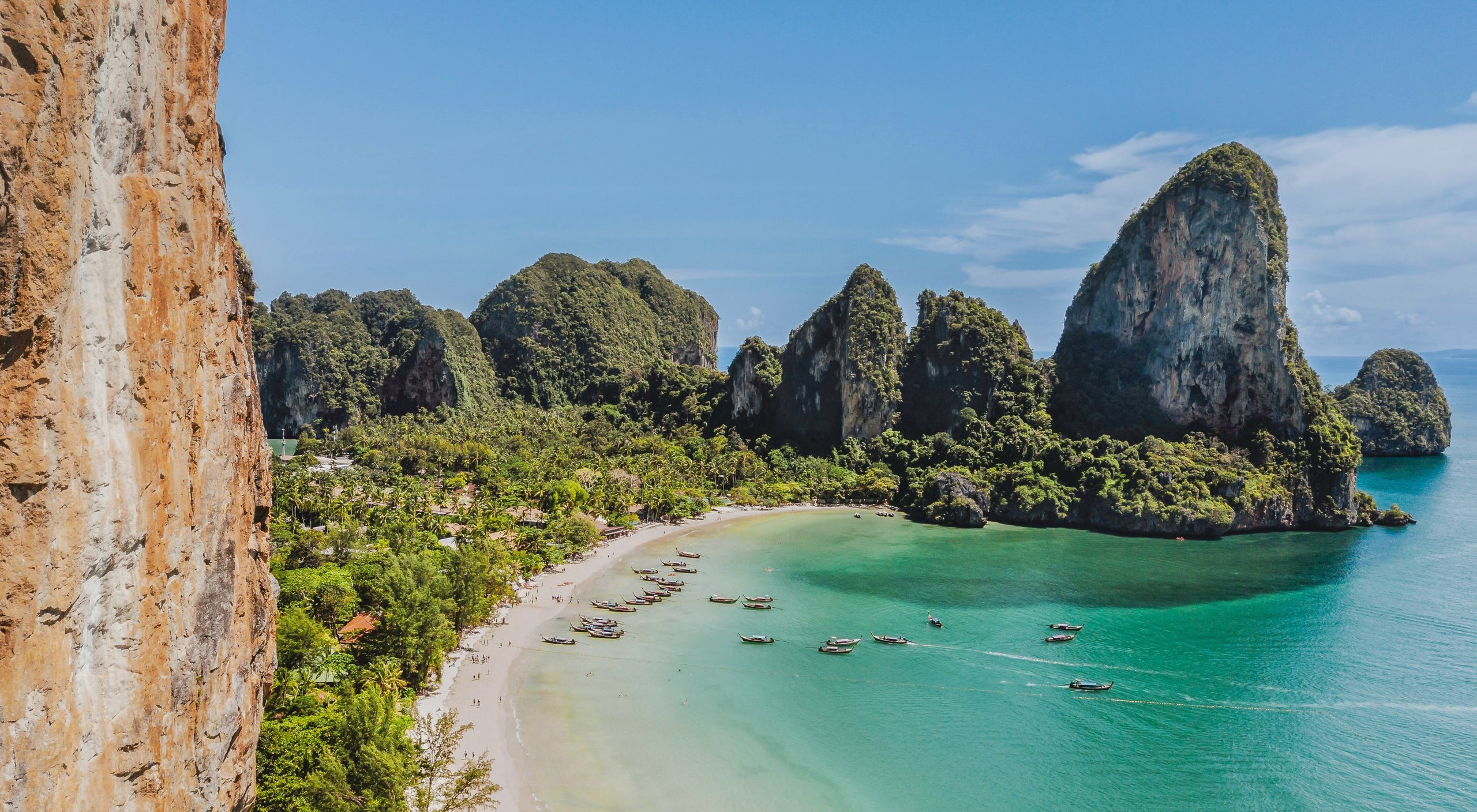 Thailand between culture and nature