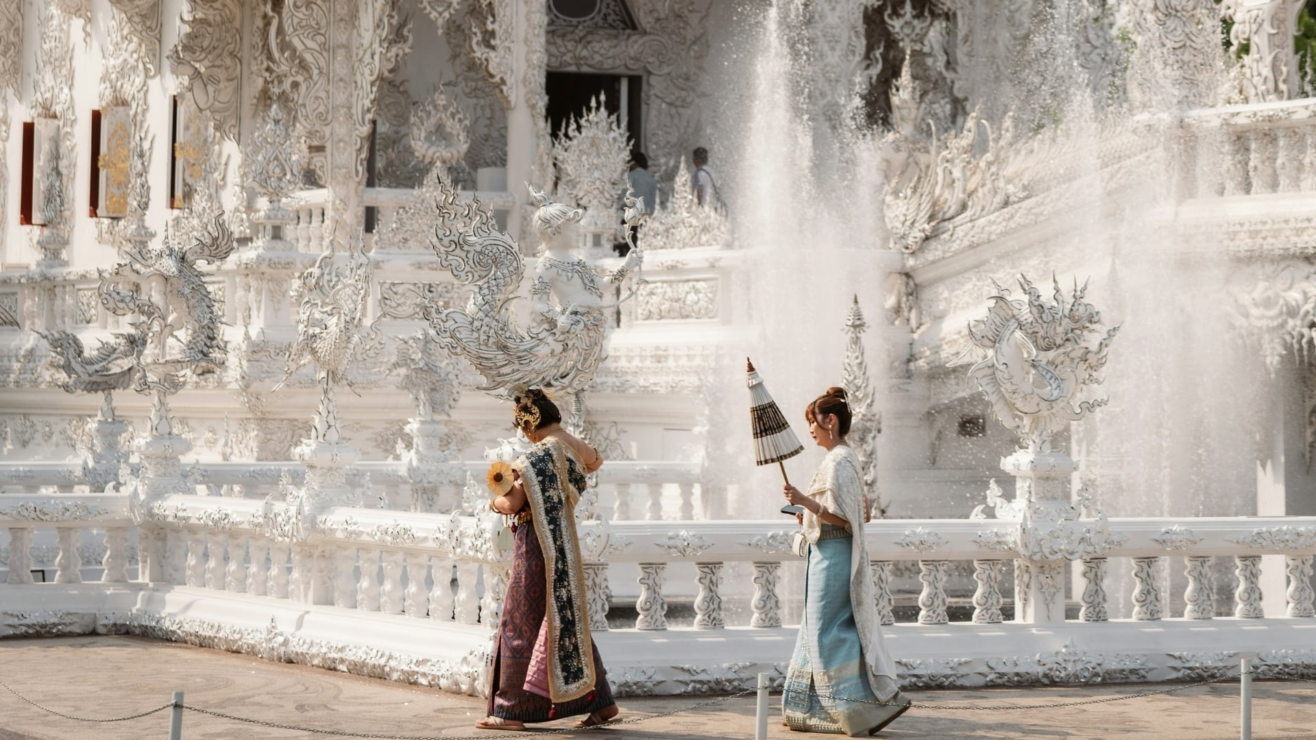 Comment s'habiller pour visiter les temples en Thaïlande : guide complet et règles à respecter