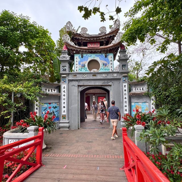 A wonderful trip organized by Odasie. Vincent was extremely attentive and adjusted the itinerary to meet all our expectations. Our journey was truly memorable. The places recommended by Vincent are among our best memories of the trip, and the hotels we stayed in were little pieces of paradise. We will definitely use Odasie’s services for our next trip! Thank you for everything.