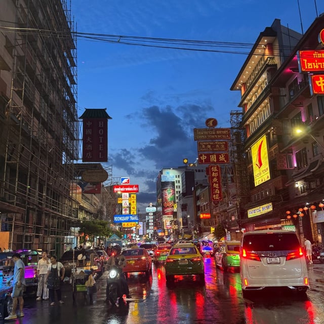 Great vacation with Odasie.
2 days in Bangkok: temple visits, boat ride, biking. The guides were super kind and knowledgeable.
2–3 days in Kanchanaburi: a real change of scenery in the best way.
River Kwai: we were blown away...