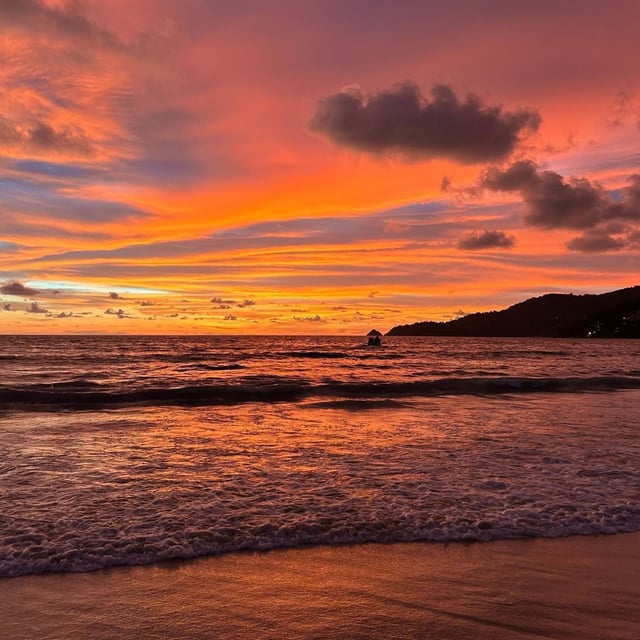 I recommend it 100%!
The organization and our trip were top-notch thanks to Odasie 😍
A special mention to our guide and our night in Khao Sok, it was magical…
Everything was perfect: the organization, the activities…
Thank you for this wonderful trip to Thailand 😎