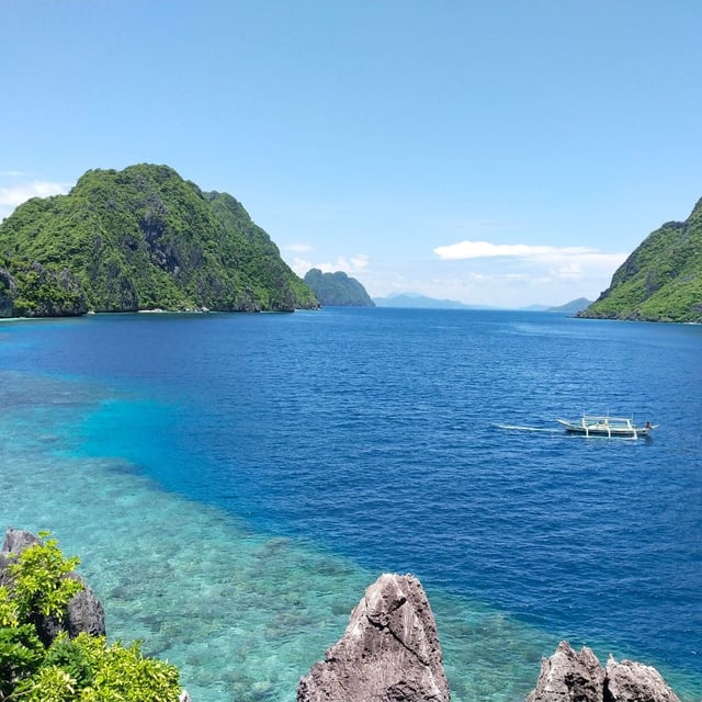 Merci Odasie. Nous sommes enchantés de ce que nous avons découvert, et de l'organisation parfaite de ce séjour, aussi bien au niveau du programme, que de l'intendance (rigueur, ponctualité, et la bonne adaptation dans le choix des moyens de transport). Tous les guides étaient très bien. Nous étions 2 couples de la même famille, et le fait d'être uniquement entre nous durant les transports, les visites est un réel avantage.