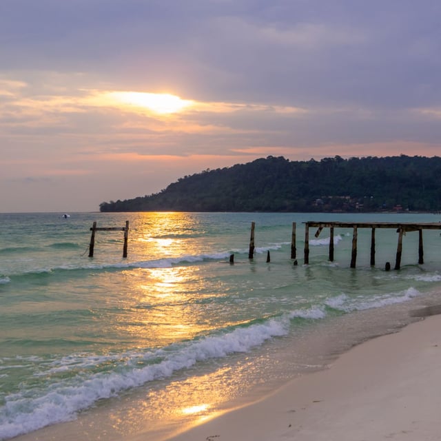 Mais que retenir de ce magnifique voyage ?
Nous entrons en contact avec Solène, très à l'écoute, elle nous organise un carnet de voyage en tenant compte de nos souhaits, envies et de notre budget.
Une organisation au top, des guides adorables, un programme riche mais aussi adapté à notre fils qui nous accompagnait, complété de quelques journées de libre. Dans la plupart des hôtels, nous avions une attention particulière pour notre voyage de noces.
Solène et Jorg un énorme merci !