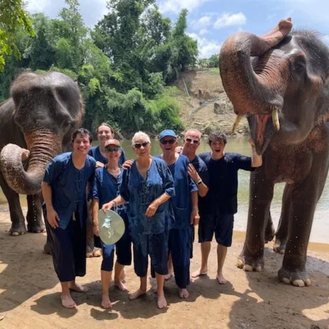 Excellent séjour organisé par Odasie pour des vacances en famille sur le thème culture et gastronomie qui nous a amené à Bangkok, Ayuttaya et dans la province de Kanchanaburi au contact des éléphants, de la rivière Kwai et des chutes d'eau d'Erawan.