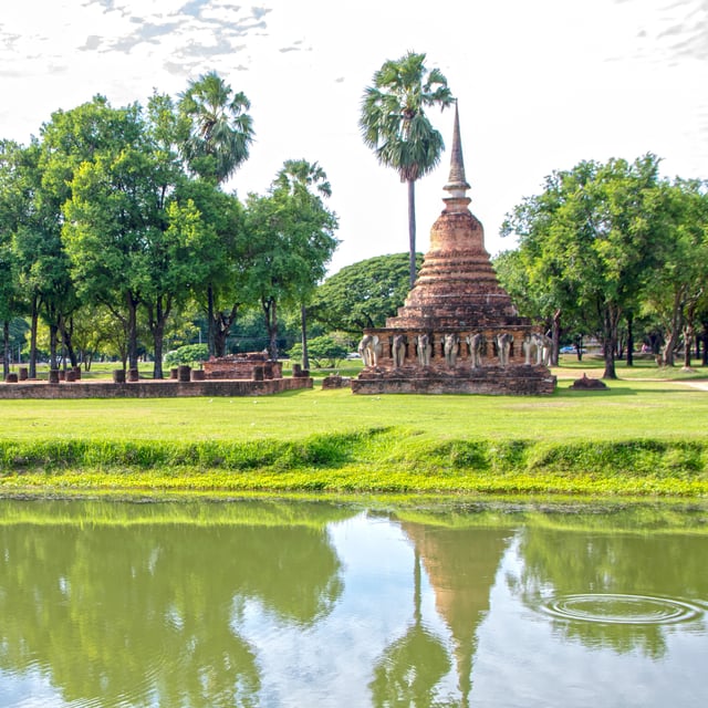 Top-notch travel agency. Everything was very well organized. We spent three weeks in Thailand using their services, and everything was perfect. From the contact with the travel advisor, who adapts to your needs and provides excellent recommendations on places to visit, to private transportation with friendly, punctual drivers and very comfortable minibuses, the experience was truly amazing.