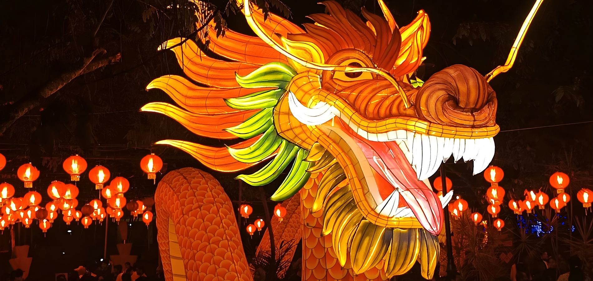 Chinese New Year in Yaowarat, Bangkok in 2026 with red lanterns and dragon dance.